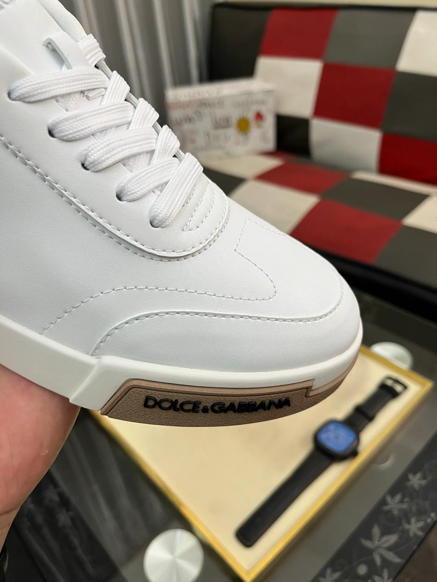 Men's shoes 💰440⌚️⌚️DG's latest popular 🔥🔥casual shoes, the tongue has the brand's iconic details, and the combination of silk cowhide and cow suede enhances the style. Fashionable and versatile, it can complement any look. Create an exquisite design with unique dynamic vitality and modern atmosphere, showing modern elegance. Size: 38-46